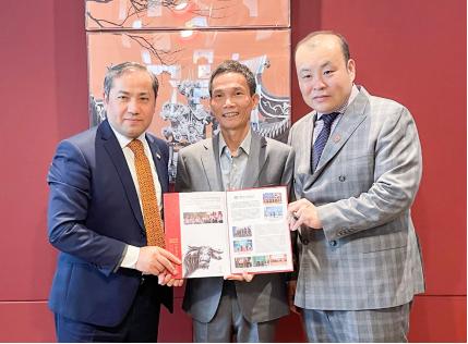 红木纹砂岩荒料——自然之美与艺术之韵的完美结合