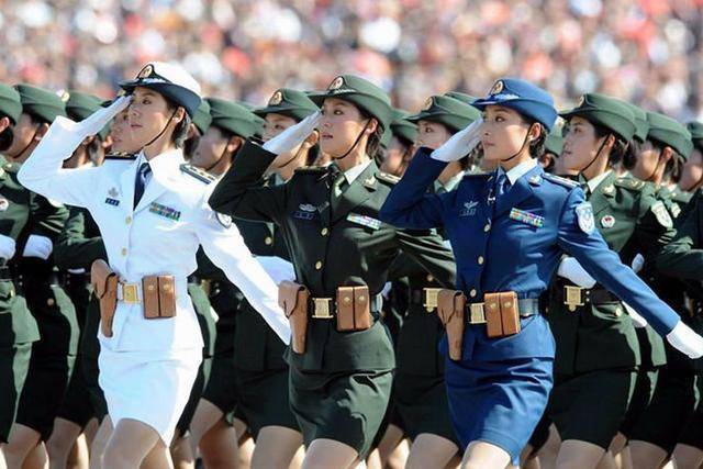 中国女兵待遇的现代化进展与挑战