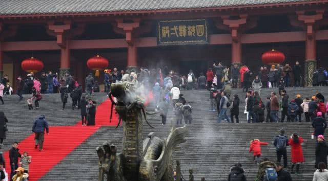 横店影视城，揭秘目前在拍戏的剧组幕后故事