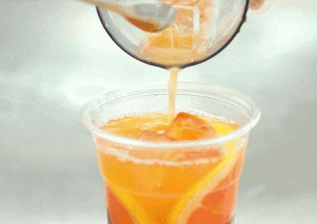 消暑饮料，清凉一夏的绝佳选择