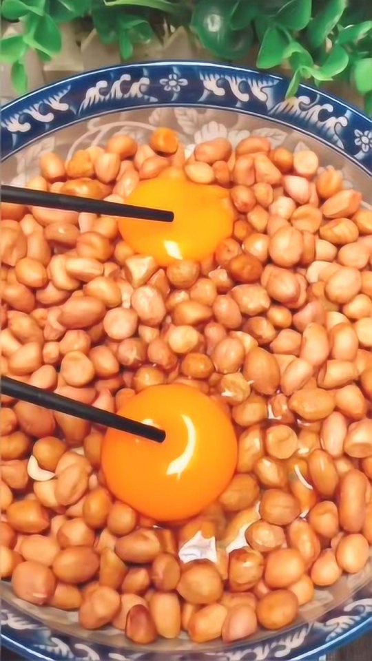 面鸡蛋花生的做法，一道美味又养生的传统美食