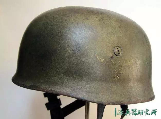 德军伞兵828盔，二战中的精英装备与战术象征