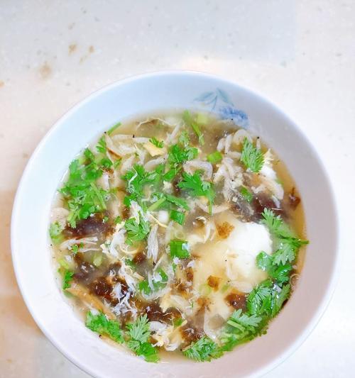紫菜西红柿蛋花汤，一道家常美味汤品的做法