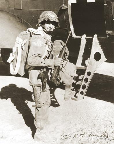 二战伞兵武器，探索空中突击的力量