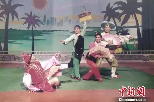 美术扇子的魅力与艺术价值