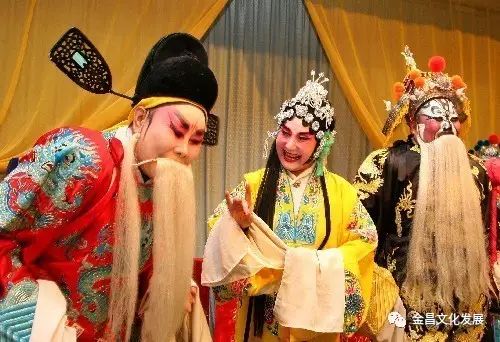 买一本曲剧戏书，探寻传统艺术的珍贵瑰宝