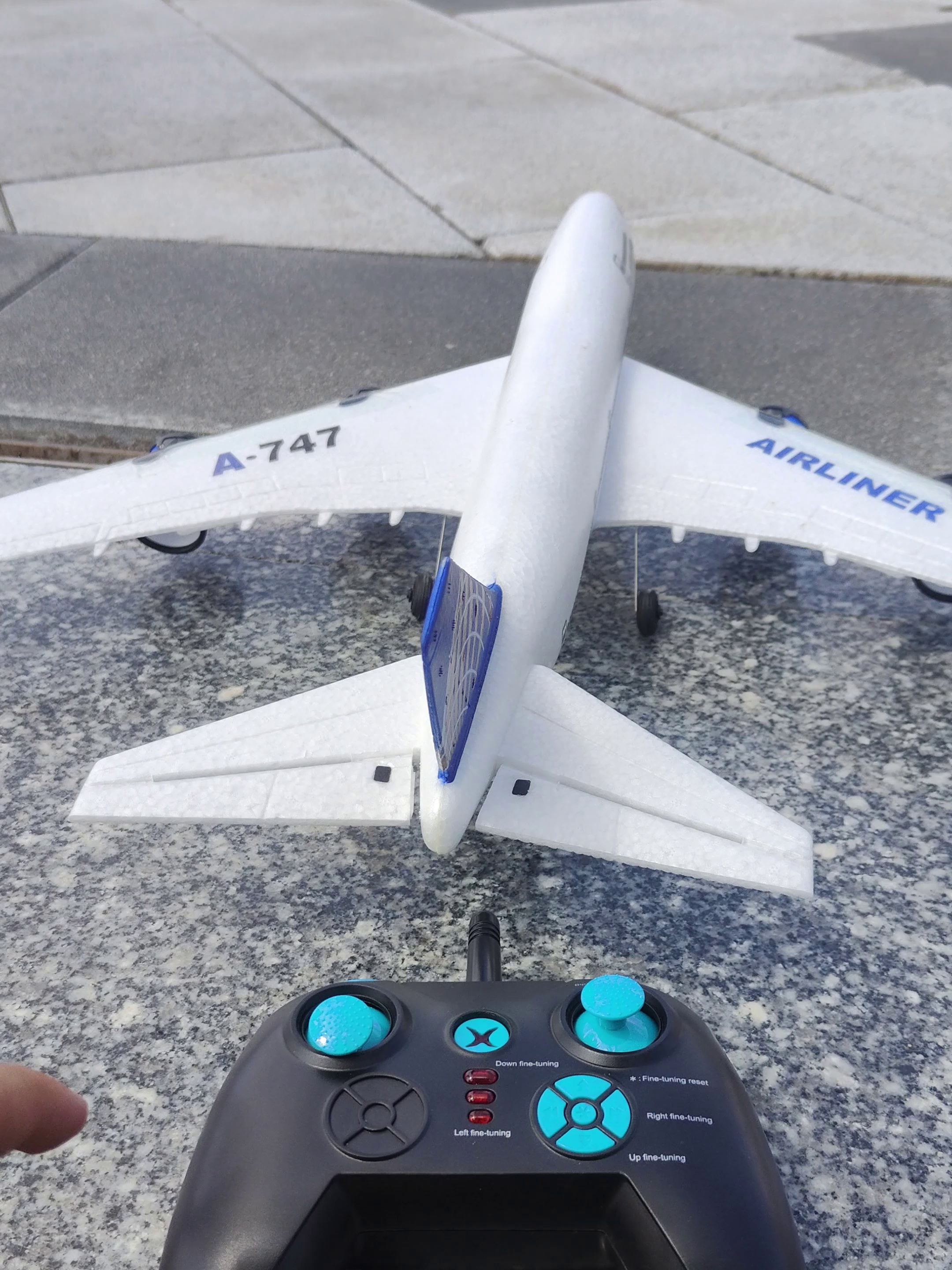 航模主流遥控器，引领航空模型发展的核心力量