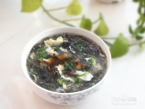秋葵紫菜蛋花汤，一道美味与健康并存的汤品