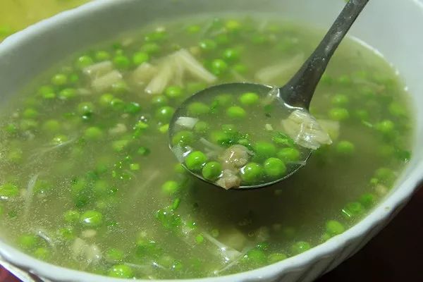 丝瓜汤蛋花汤，一道美味养生的家常汤品