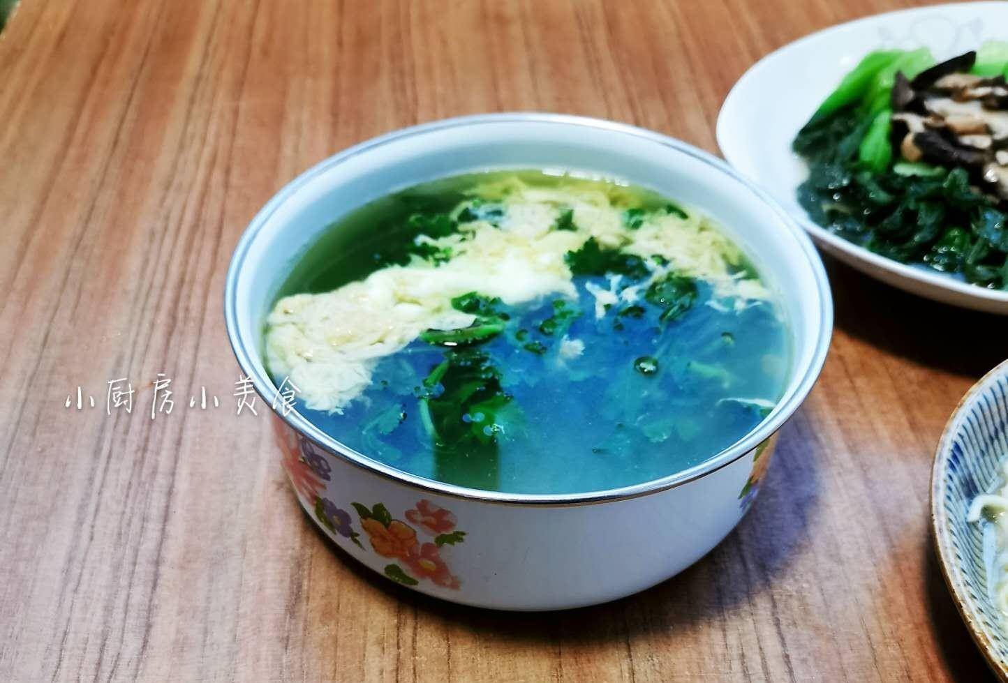 菊花叶蛋花汤，一道融合自然与健康的美味佳肴