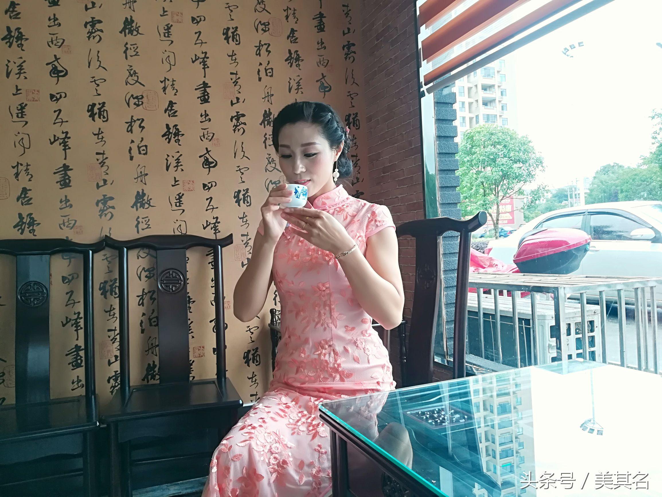 阅读一本书，遇见图书馆的美好时光